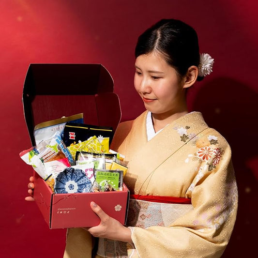 Sakuraco - Authentic Japanese Snack &amp; Homeware Box